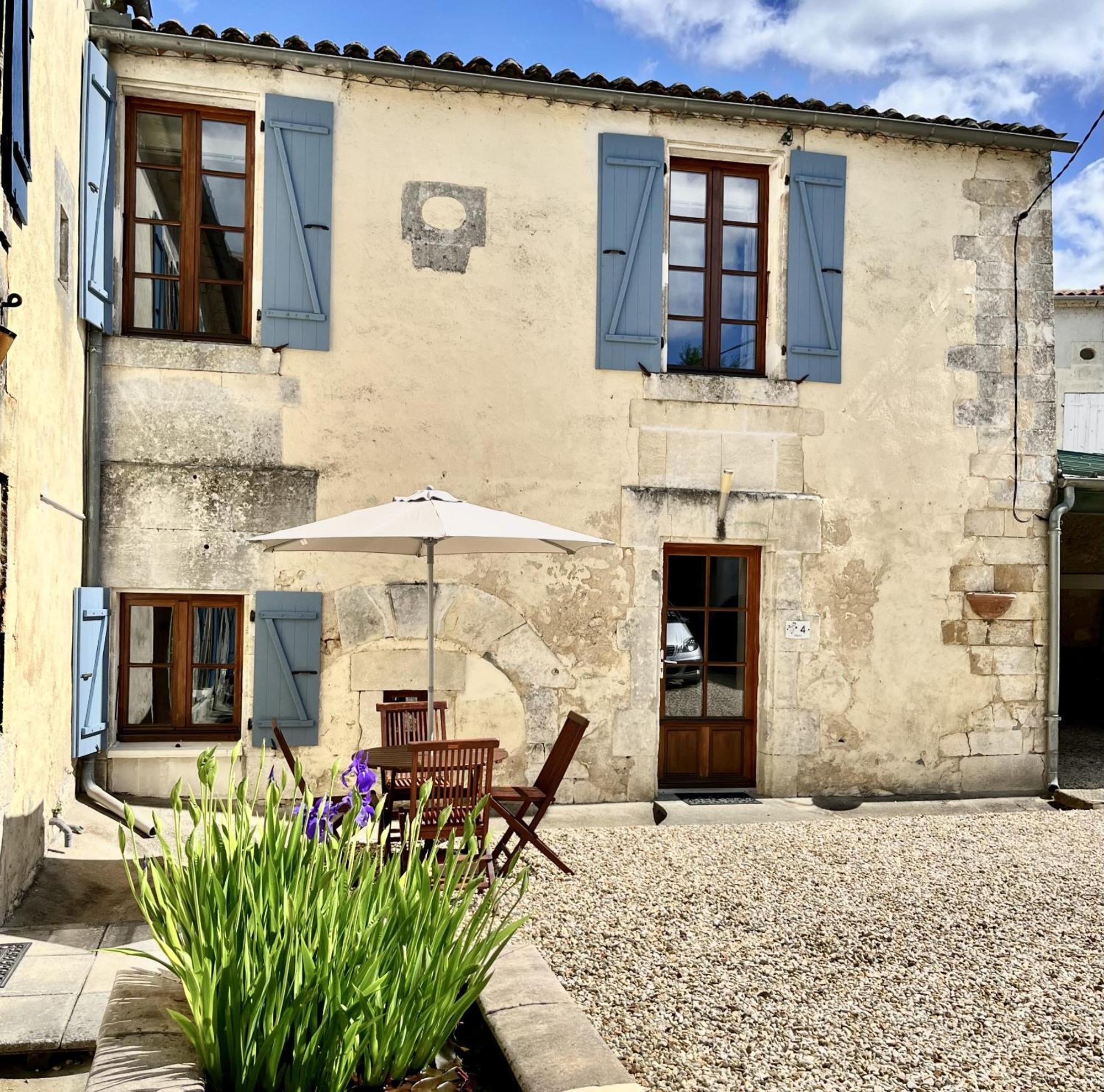 Petit Moulin De Veillard Villa Bourg-Charente Bagian luar foto