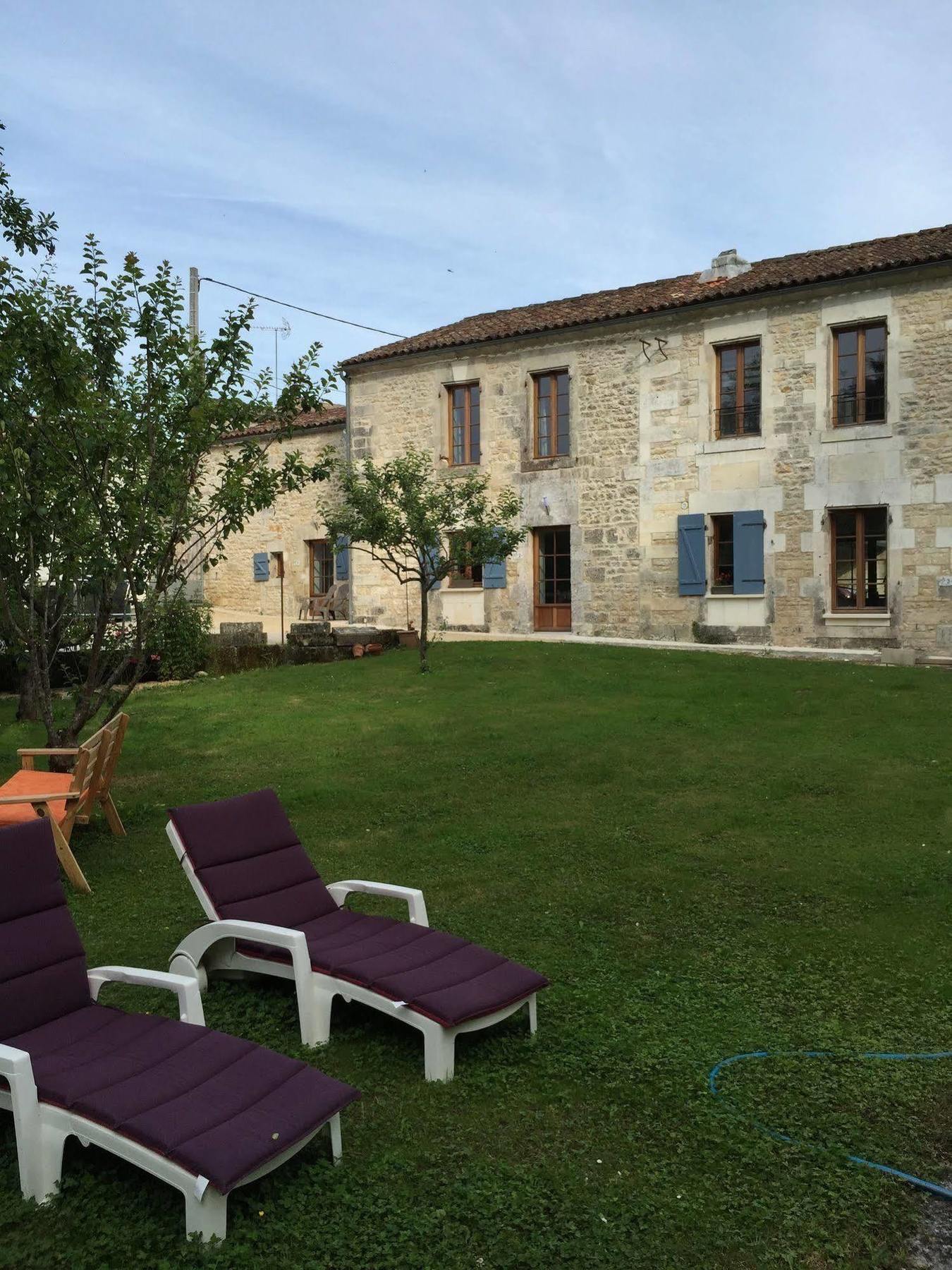 Petit Moulin De Veillard Villa Bourg-Charente Bagian luar foto